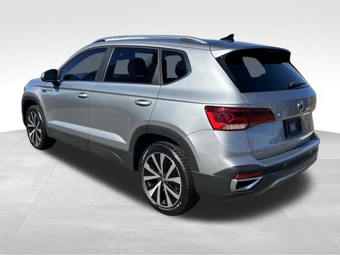 Used 2022 Volkswagen Taos SE image 3