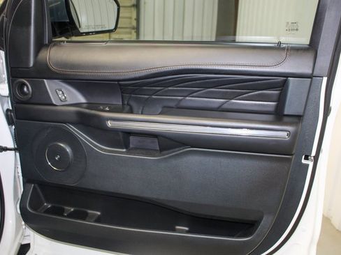 Used 2021 Ford Expedition Max Platinum image 17