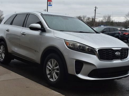 Used 2019 Kia Sorento FWD V6 image 9