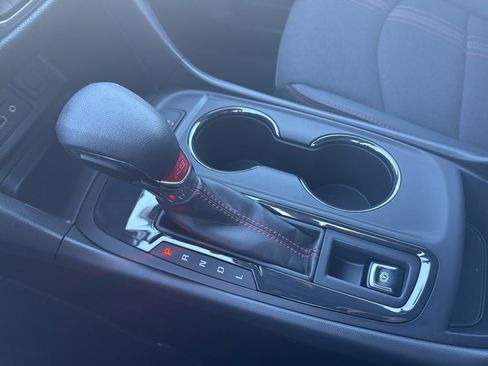 Used 2022 Chevrolet Equinox RS w/ Infotainment Package image 20