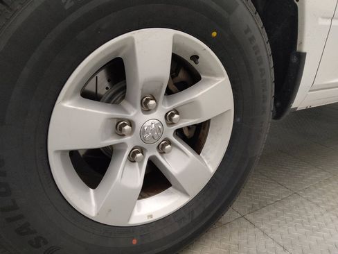 Used 2022 RAM 1500 Classic SLT RWD image 31