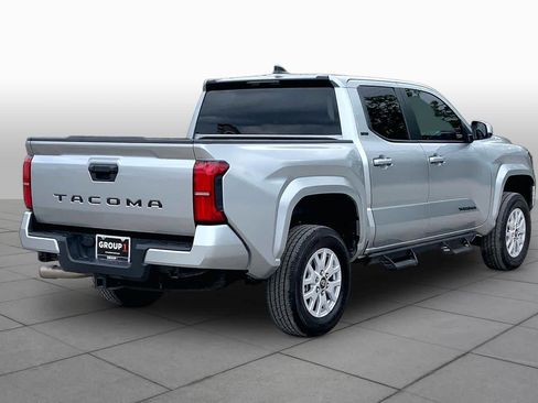 Used 2025 Toyota Tacoma SR5 image 13