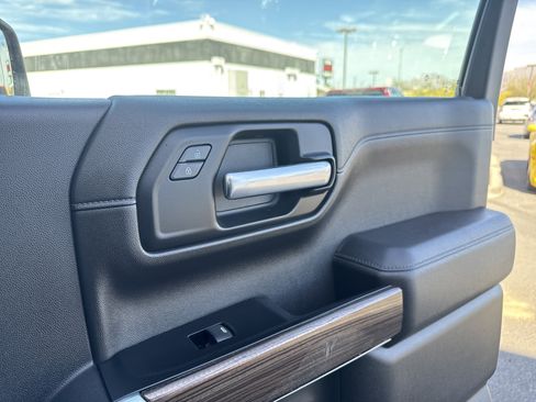 Used 2019 Chevrolet Silverado 1500 LT w/ All-Star Edition image 39