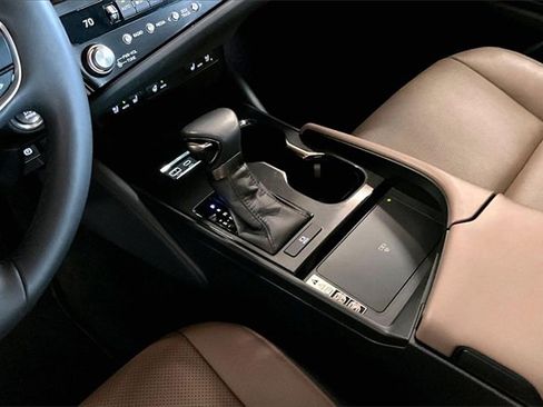 Certified 2023 Lexus ES 250 w/ Premium Package image 18