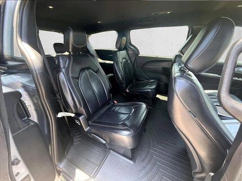 Used 2021 Chrysler Pacifica Touring-L w/ Premium & Safety Sphere Group FWD image 26