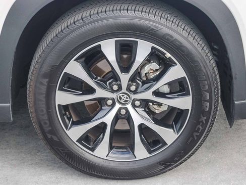 Used 2025 Toyota Grand Highlander AWD Hybrid image 11