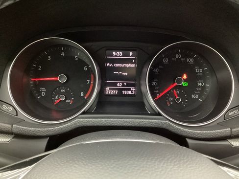 Used 2018 Volkswagen Passat 2.0T R-Line FWD image 26