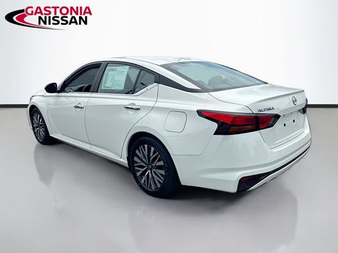Used 2025 Nissan Altima 2.5 SV FWD image 6