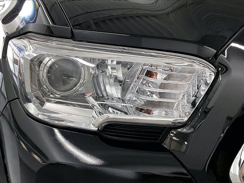 Used 2021 Toyota Tacoma SR5 image 32