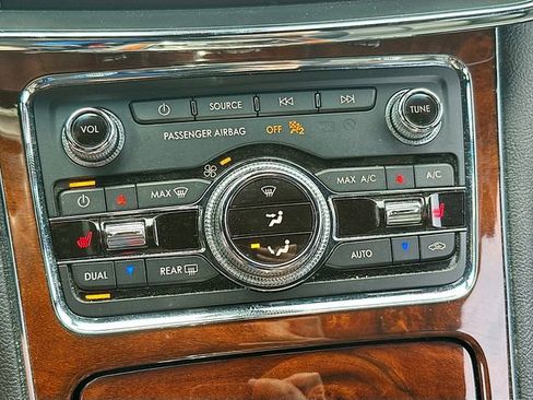 Used 2019 Lincoln Continental AWD w/ Equipment Group 500A image 17