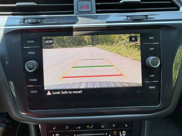 Used 2022 Volkswagen Tiguan SEL R-Line AWD/4WD image 23
