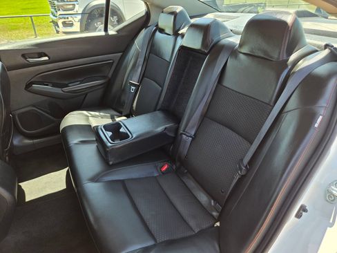 Used 2024 Nissan Altima 2.5 SR FWD image 24