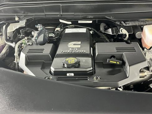 Used 2024 RAM 2500 Limited image 33