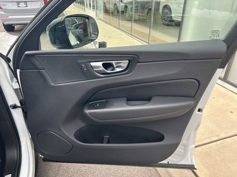 Certified 2025 Volvo XC60 B5 Plus image 14