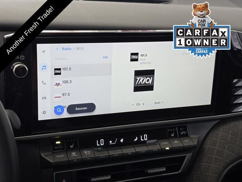 Used 2025 Toyota Camry XLE FWD image 17