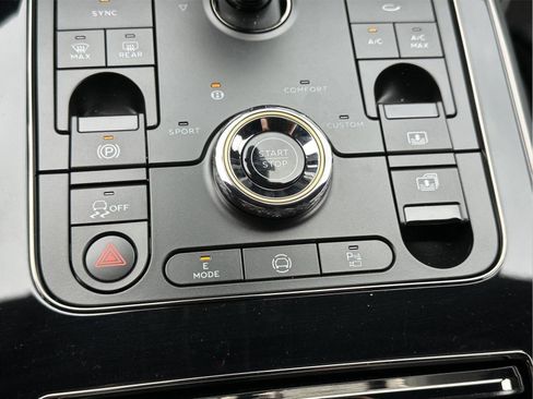 New 2026 Bentley Flying Spur V8 AWD/4WD image 46