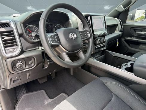 New 2026 RAM 1500 Express AWD/4WD image 4