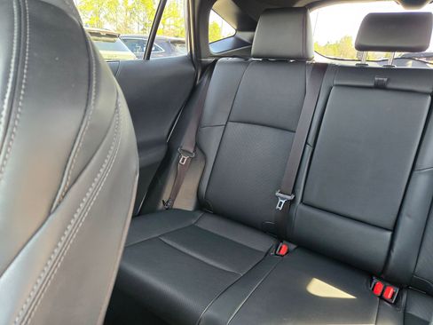 Used 2021 Toyota Venza Limited image 12