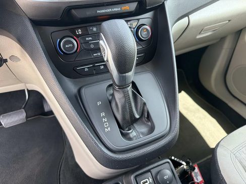 Used 2022 Ford Transit Connect XLT FWD image 27