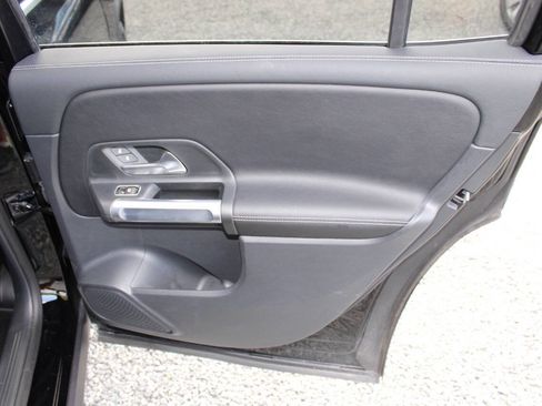 Used 2024 Mercedes-Benz GLB 250 image 22