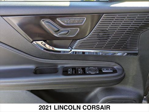 Used 2021 Lincoln Corsair Standard w/ Premium Package image 10