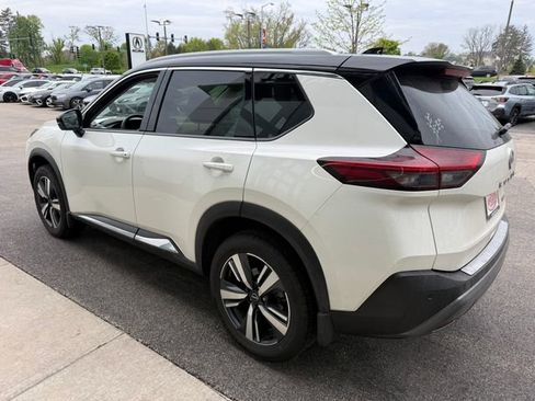 Used 2023 Nissan Rogue SL AWD/4WD image 3