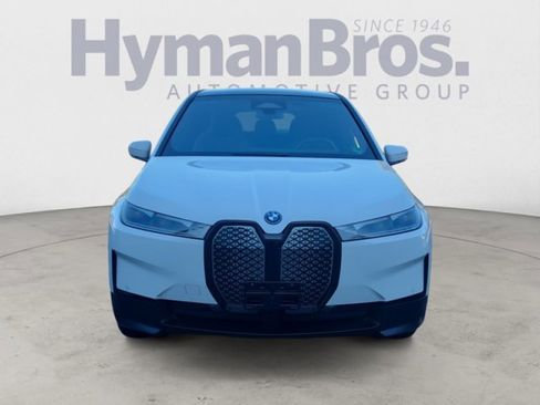 Used 2023 BMW iX xDrive50 image 8