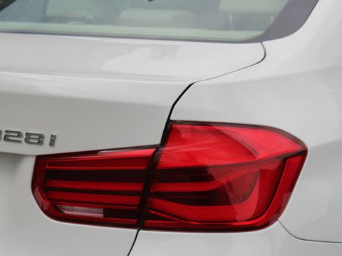 Used 2016 BMW 328i xDrive Sedan AWD/4WD image 40