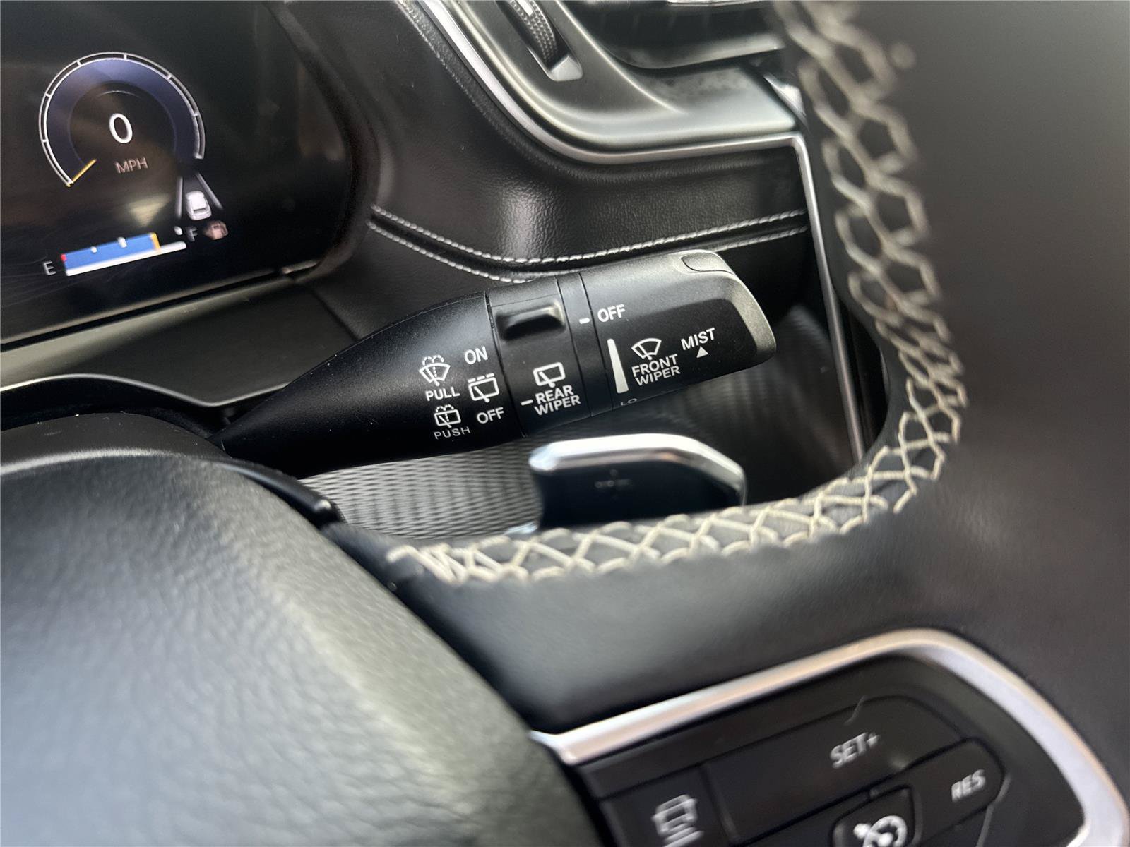 Used 2023 Jeep Grand Cherokee Altitude AWD/4WD image 23