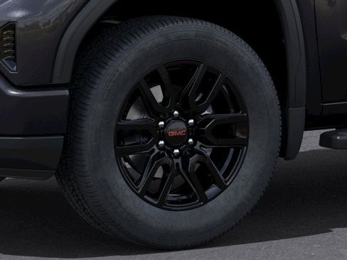 Used 2022 GMC Sierra 1500 Elevation w/ LPO, Elevation Black Package AWD/4WD image 9