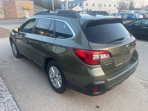 Used 2019 Subaru Outback 2.5i Premium AWD/4WD image 3