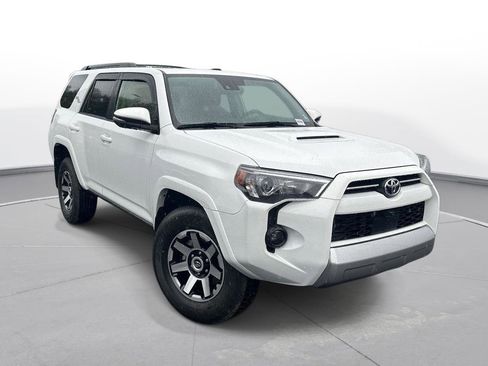 Used 2024 Toyota 4Runner TRD Off-Road Premium w/ Off Road Premium Plus Package AWD/4WD image 4