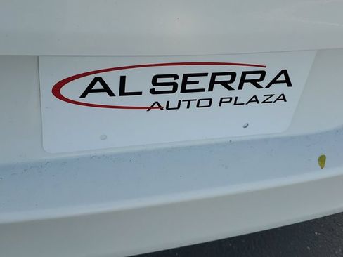 Used 2016 Jeep Cherokee Overland FWD image 6