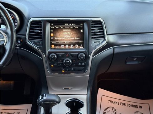 Used 2015 Jeep Grand Cherokee Limited image 39
