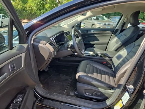 Used 2016 Ford Fusion SE w/ Equipment Group 202A AWD/4WD image 11