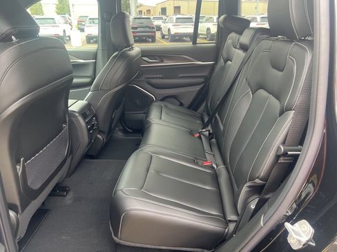 New 2026 Jeep Grand Cherokee Limited AWD/4WD image 14