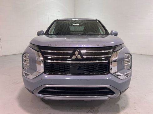 New 2025 Mitsubishi Outlander SE image 8