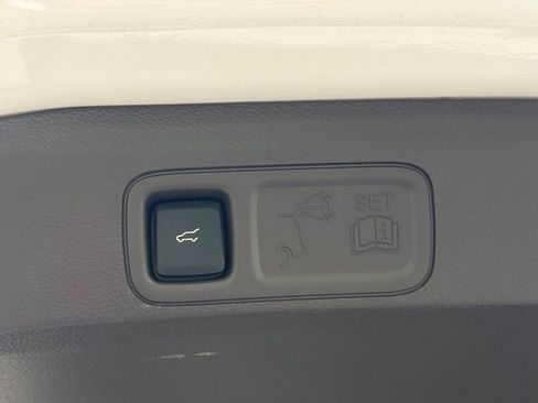 Certified 2024 Lincoln Navigator Reserve AWD/4WD image 17