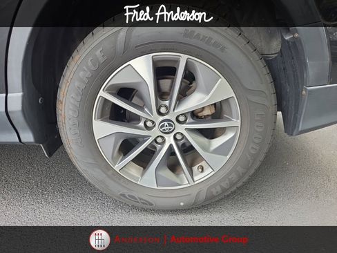 Used 2018 Toyota RAV4 XLE AWD/4WD image 8