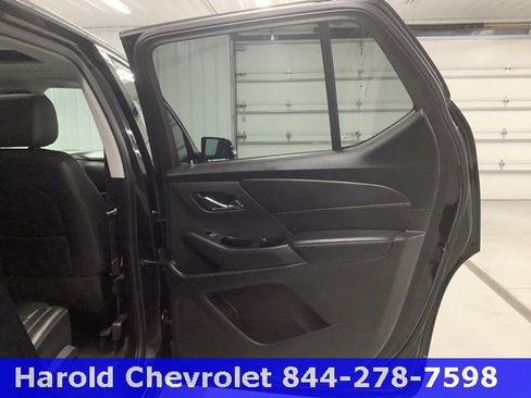 Used 2019 Chevrolet Traverse LT image 8