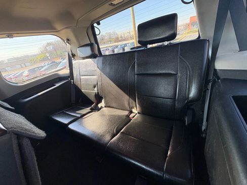 Used 2015 Nissan Armada SL image 11