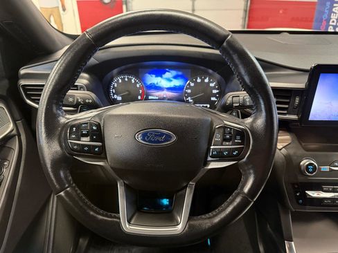 Used 2020 Ford Explorer Limited w/ Class III Trailer Tow Package image 40