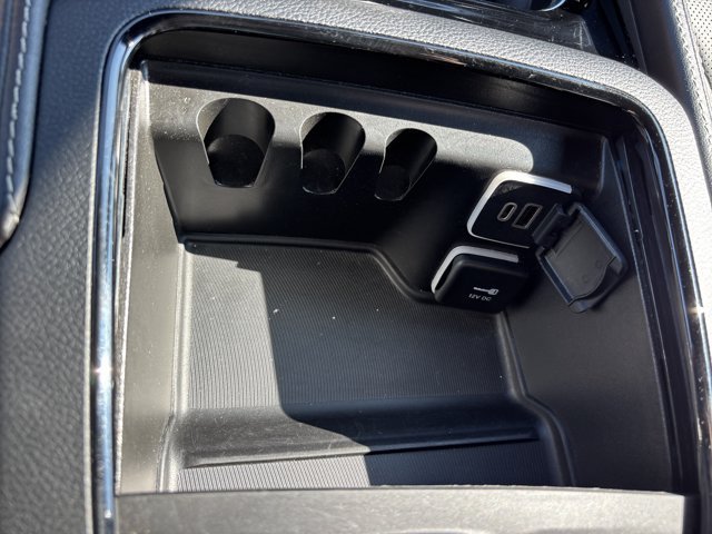 Used 2026 Chrysler Pacifica Limited FWD image 43