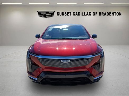 New 2026 Cadillac Optiq Luxury 1 image 2