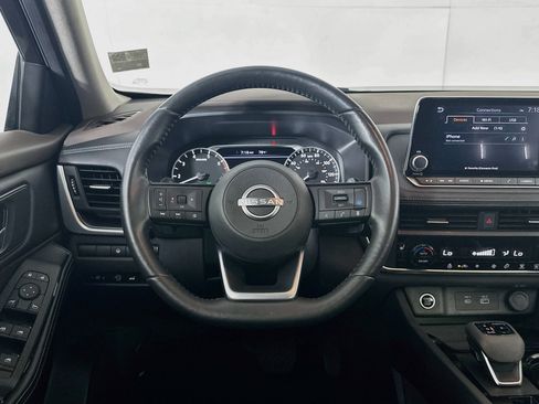 Used 2023 Nissan Rogue SV w/ SV Premium B Package FWD image 18