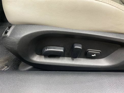 Used 2017 INFINITI Q60 2.0t w/ Premium Plus Package 2.0T AWD/4WD image 18
