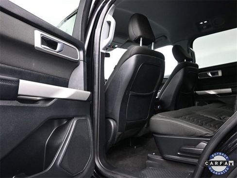 Used 2020 Ford Explorer XLT w/ Comfort Package image 13