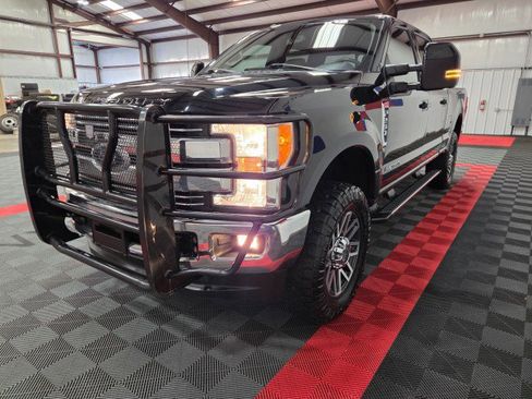 Used 2017 Ford F250 Lariat w/ Lariat Value Package image 21