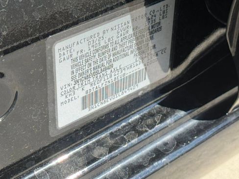 Used 2025 Nissan Versa SV FWD image 28