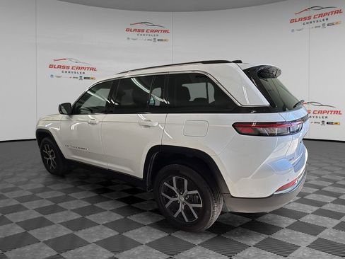 Used 2023 Jeep Grand Cherokee Limited AWD/4WD image 5